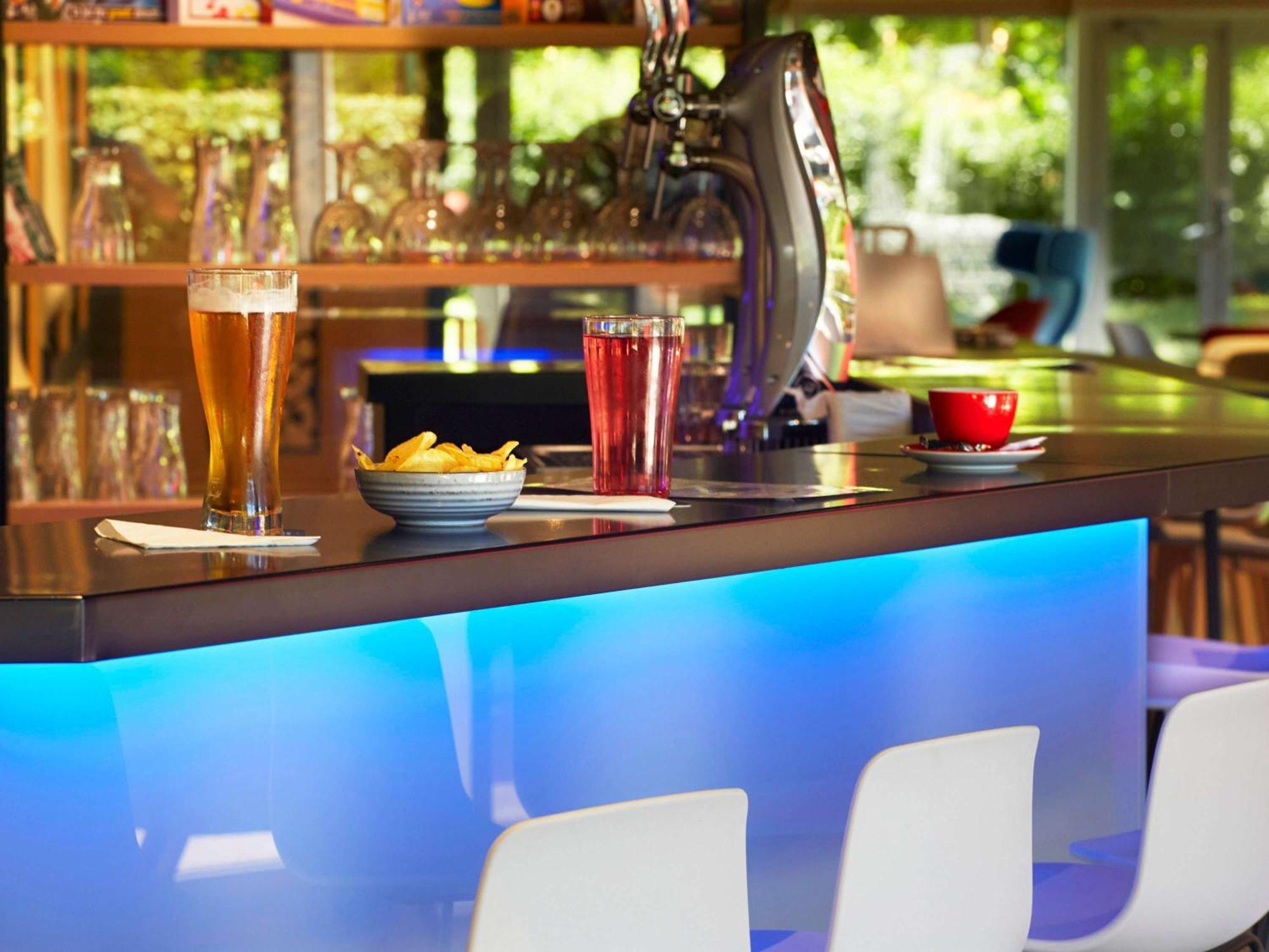 Ibis Archamps Porte De Geneve エクステリア 写真