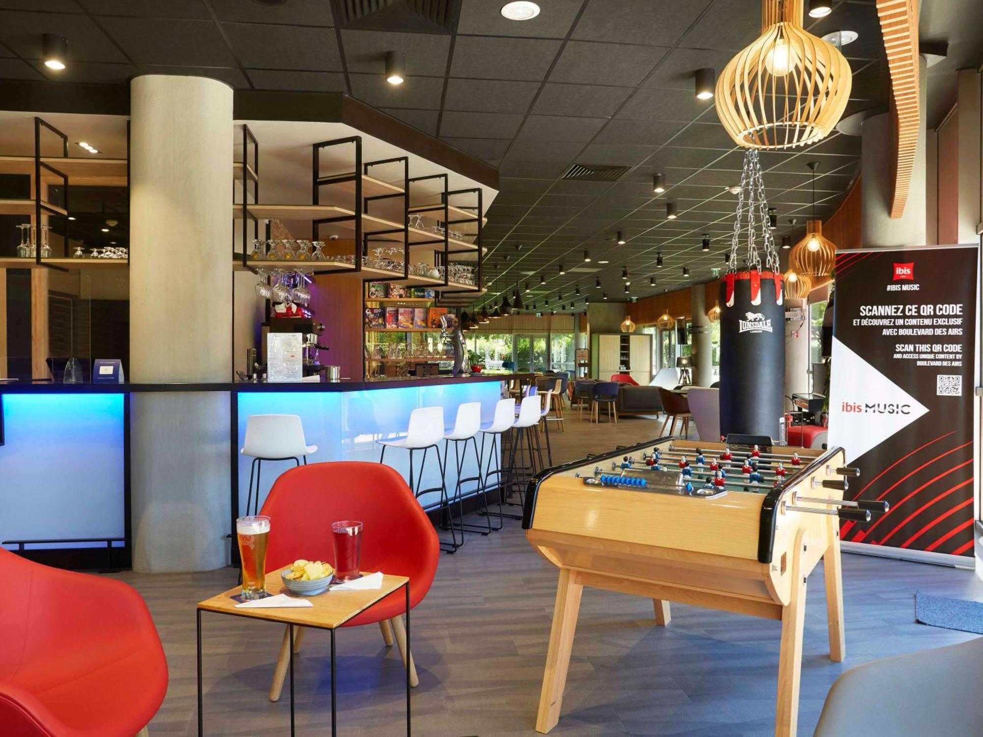 Ibis Archamps Porte De Geneve エクステリア 写真